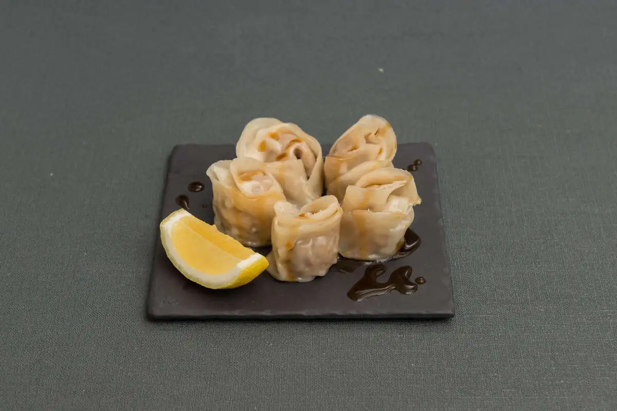 Гёдза с курицей на пару