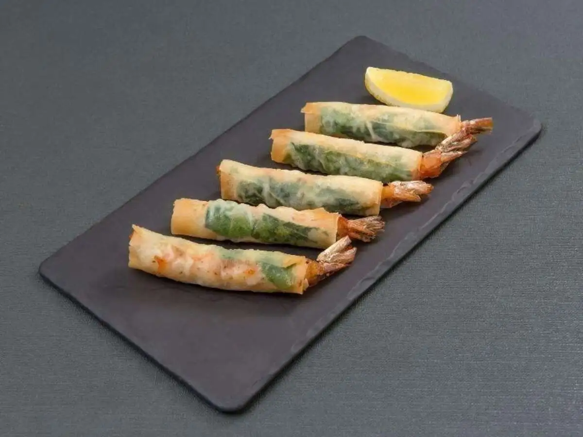 Жареные роллы с креветкой