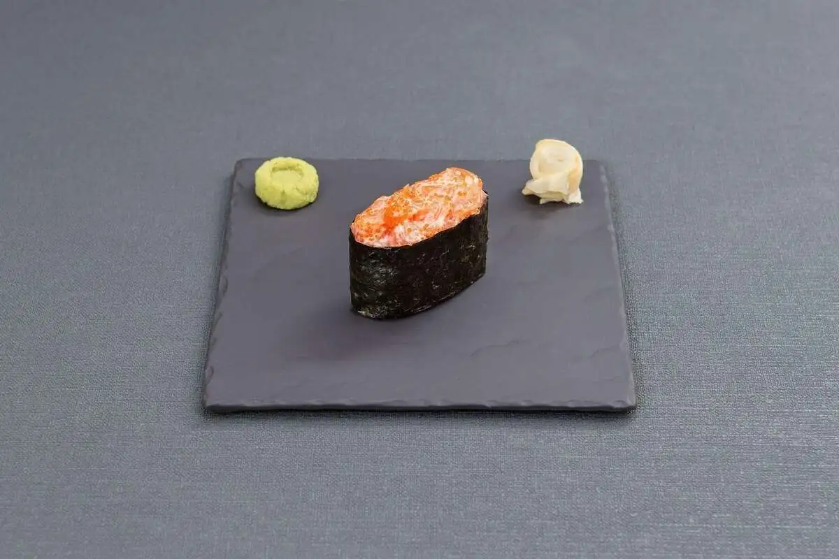 Гунканы с острым соусом