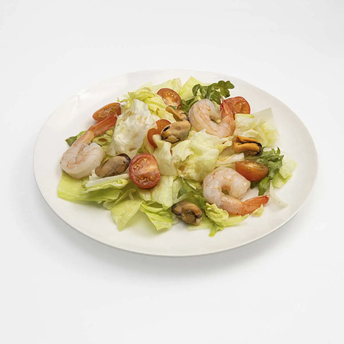 Зеленый салат с морепродуктами