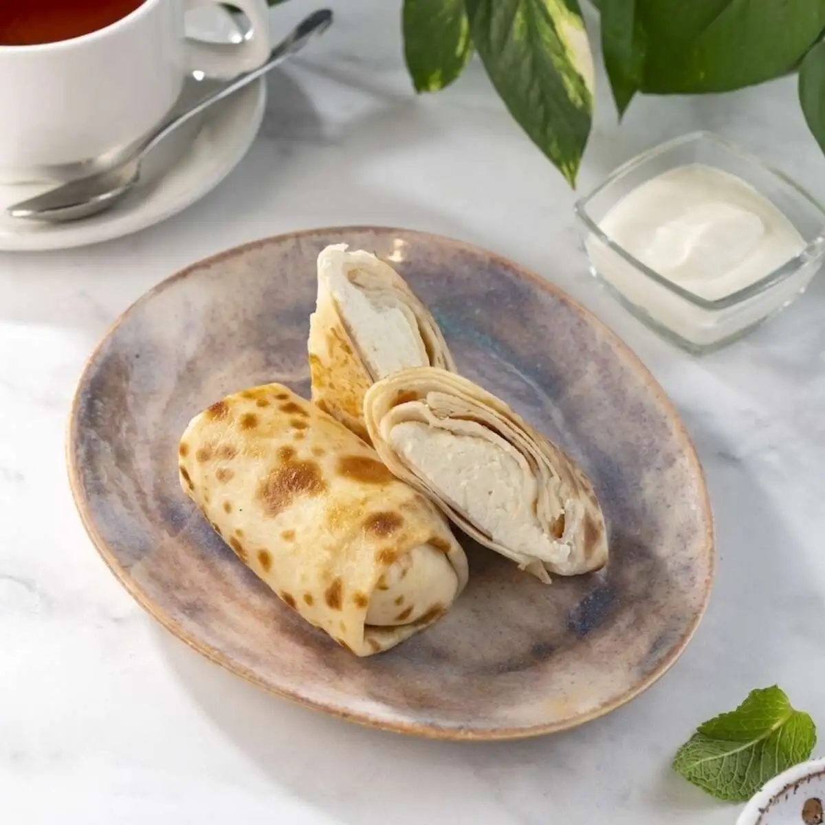 Блины с творогом и сметаной