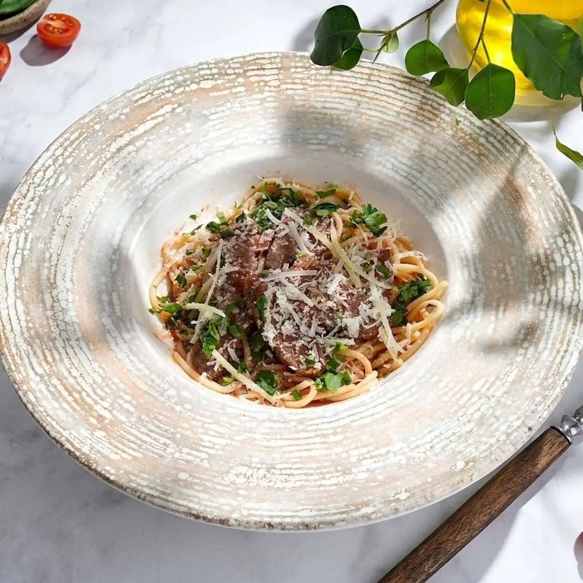 Спагетти с говядиной и аджикой