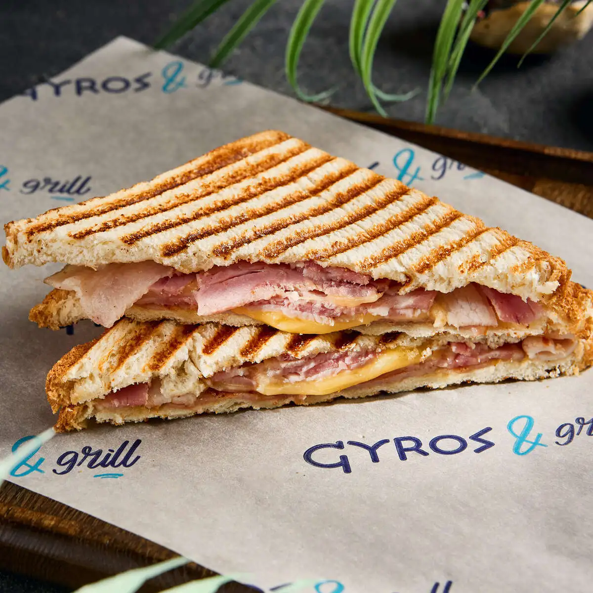 Тост с беконом мини