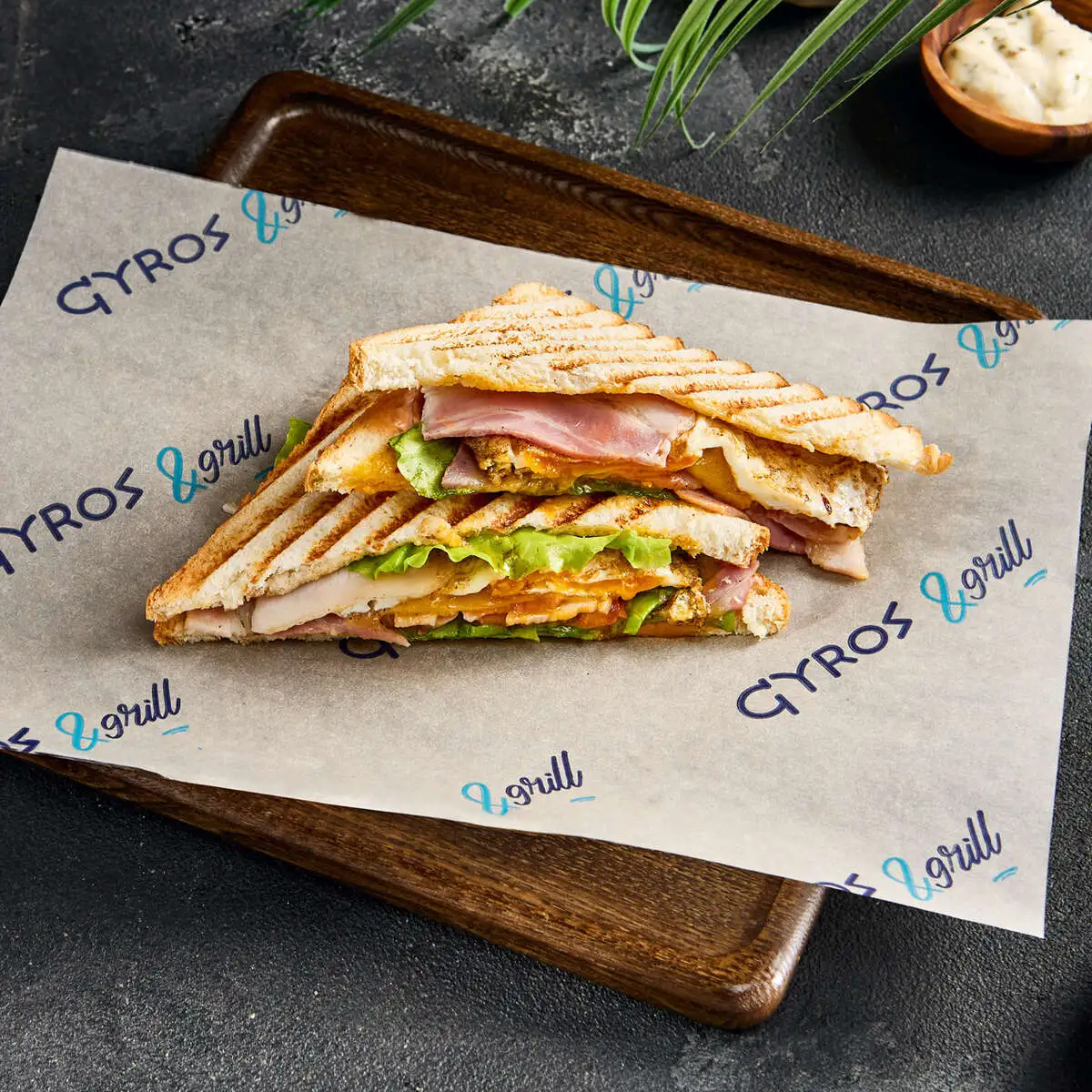 Тост телятина, яйцо, гриль