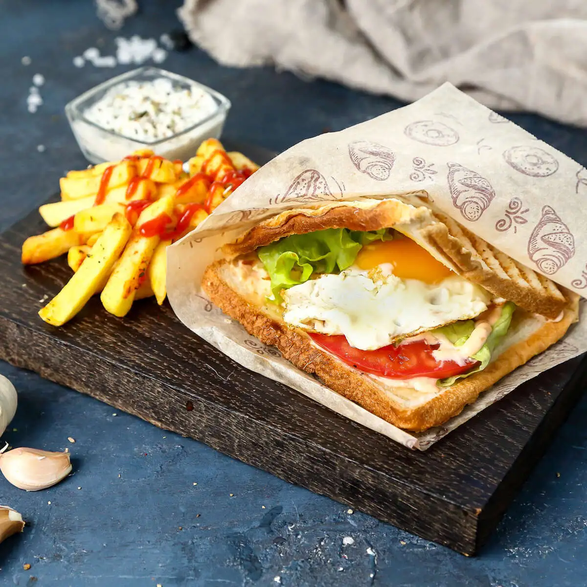 Тост с омлетом XL