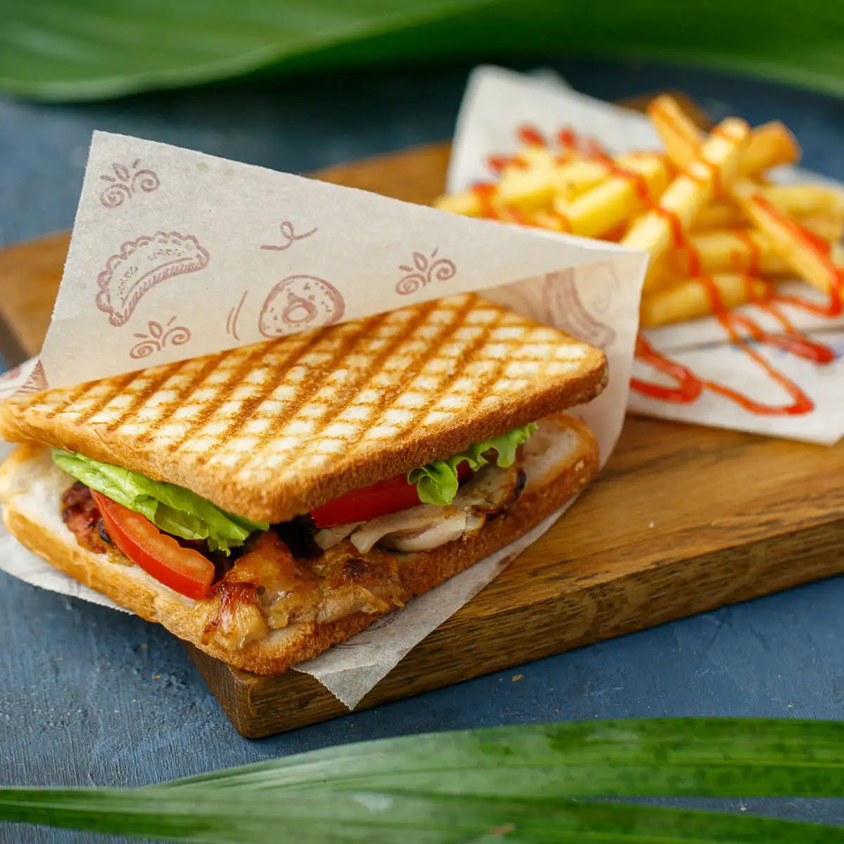 Тост с курицей XL