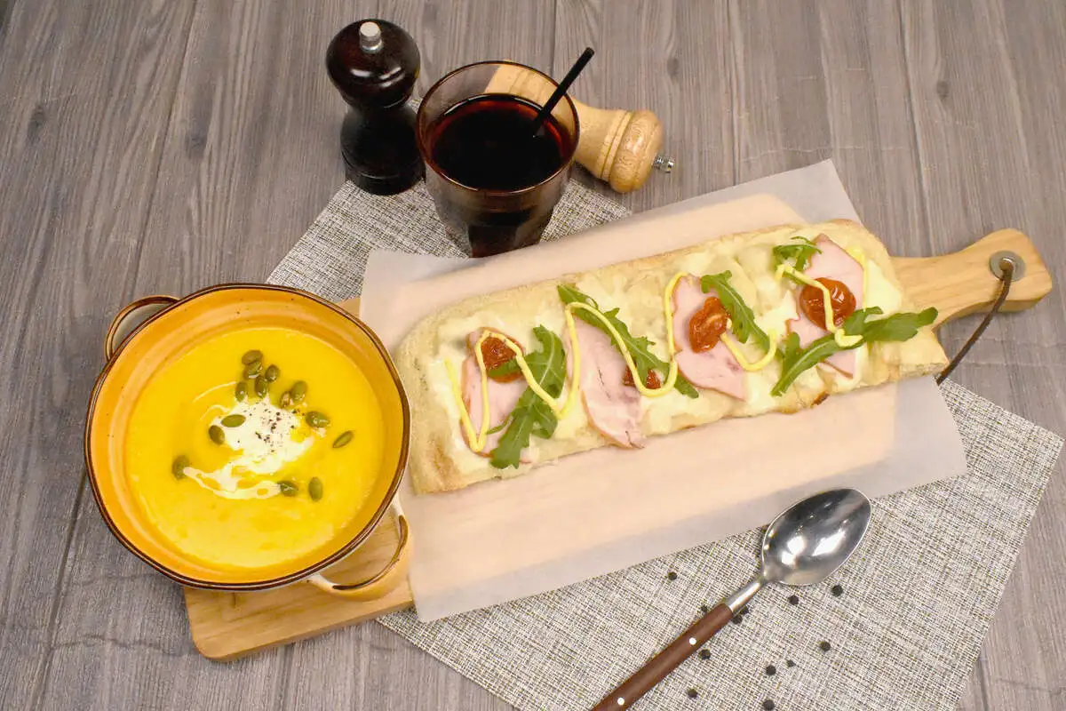 Сет №2 Суп + 1/2 Пиццы + Напиток