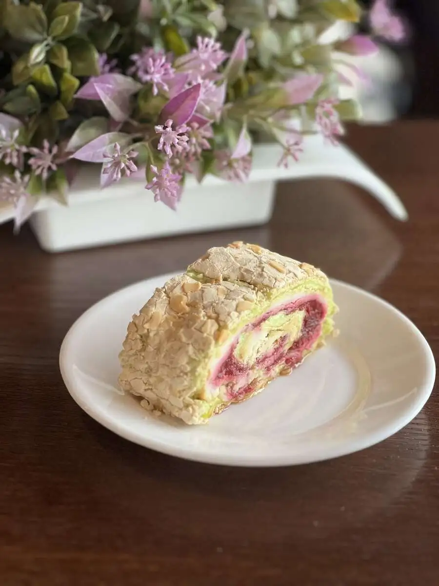 Рулет бисквитно творожный