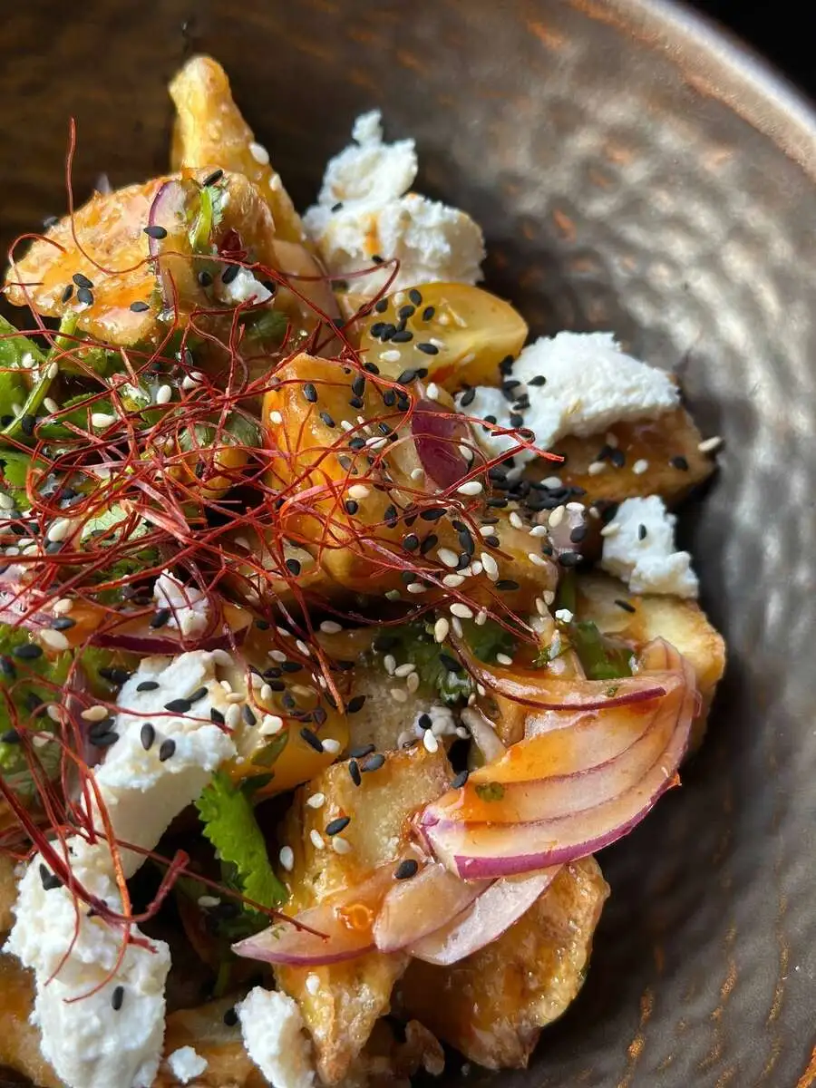 Салат с хрустящими баклажанами