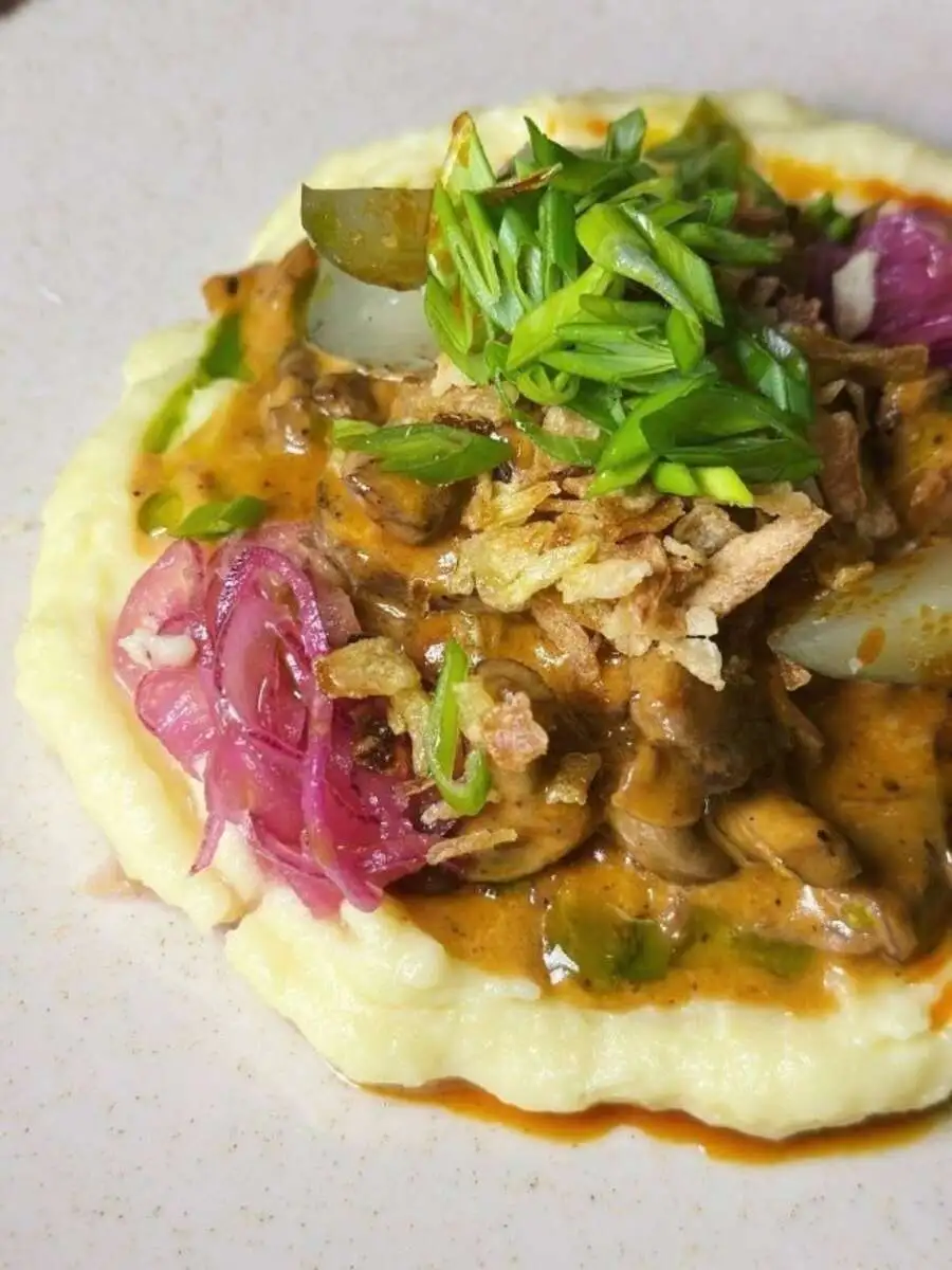 Говядина под соусом "Строганов "!