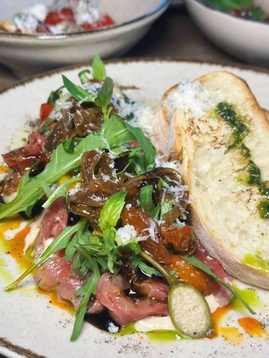 Ростбиф с соусом из тунца