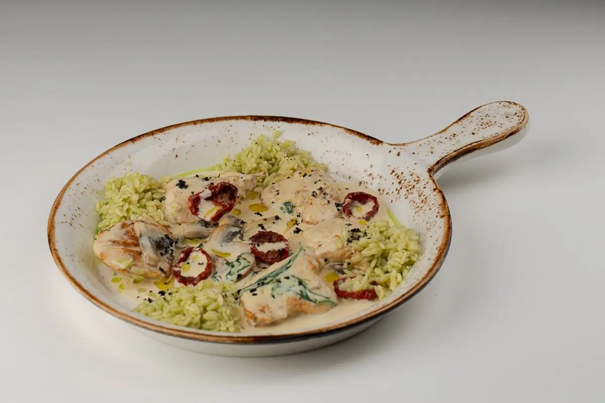 Куриная грудка с пастой орзо