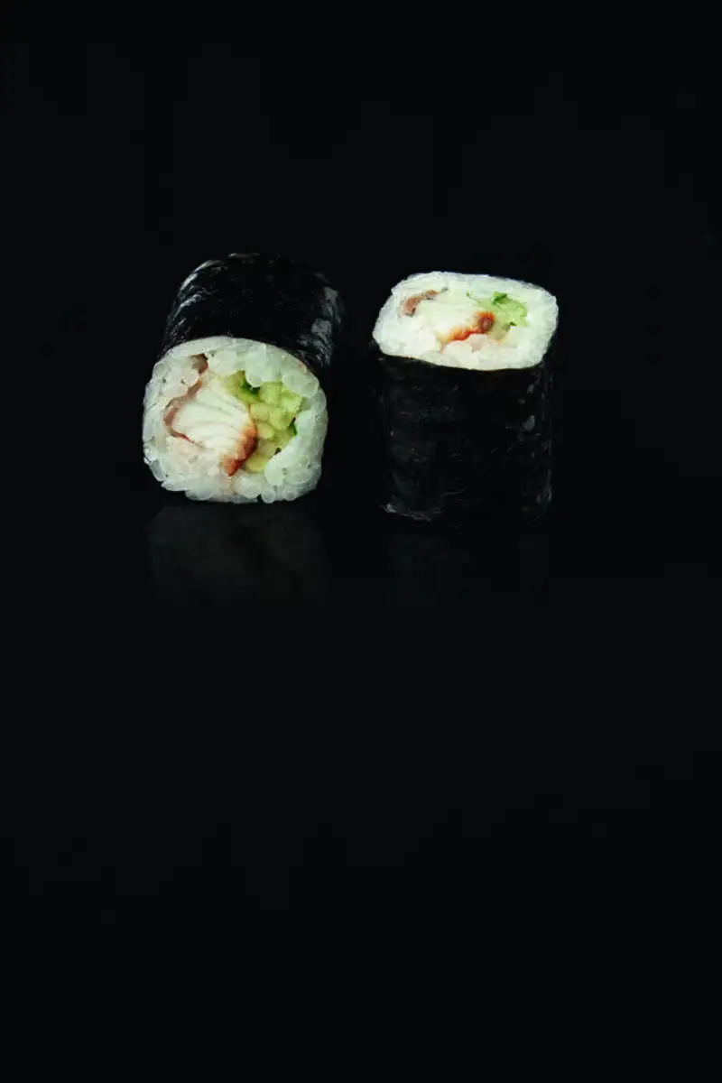 Ролл с копченым угрем