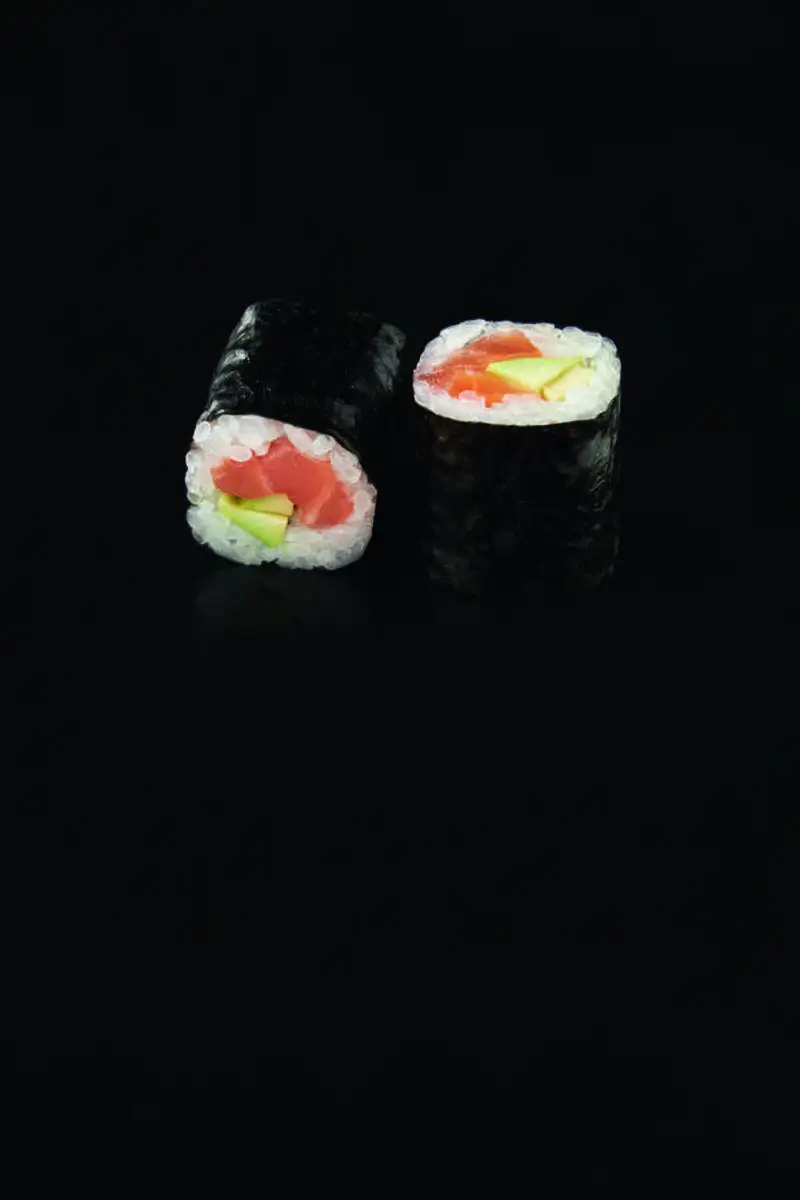 Ролл с лососем