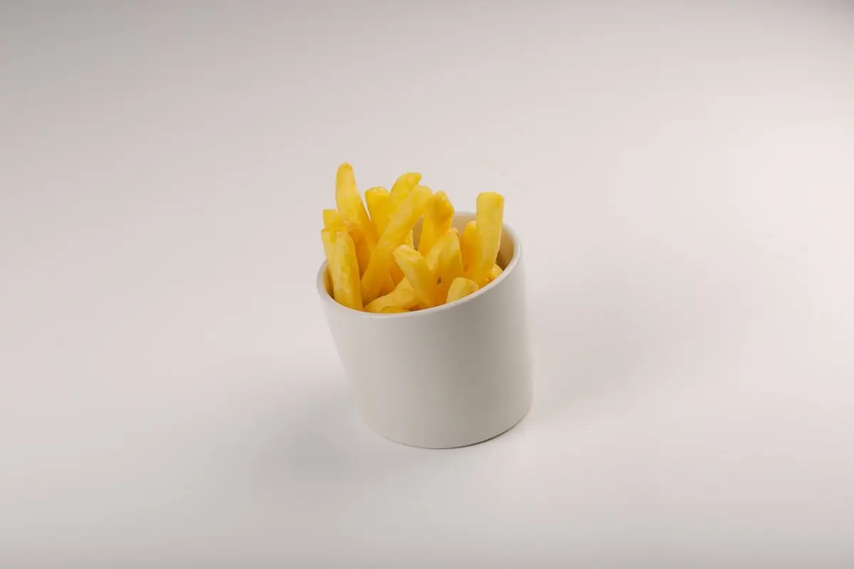 Картофель фри с сырным соусом