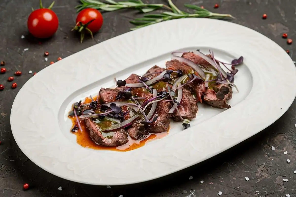 Татаки из говяжей вырезки