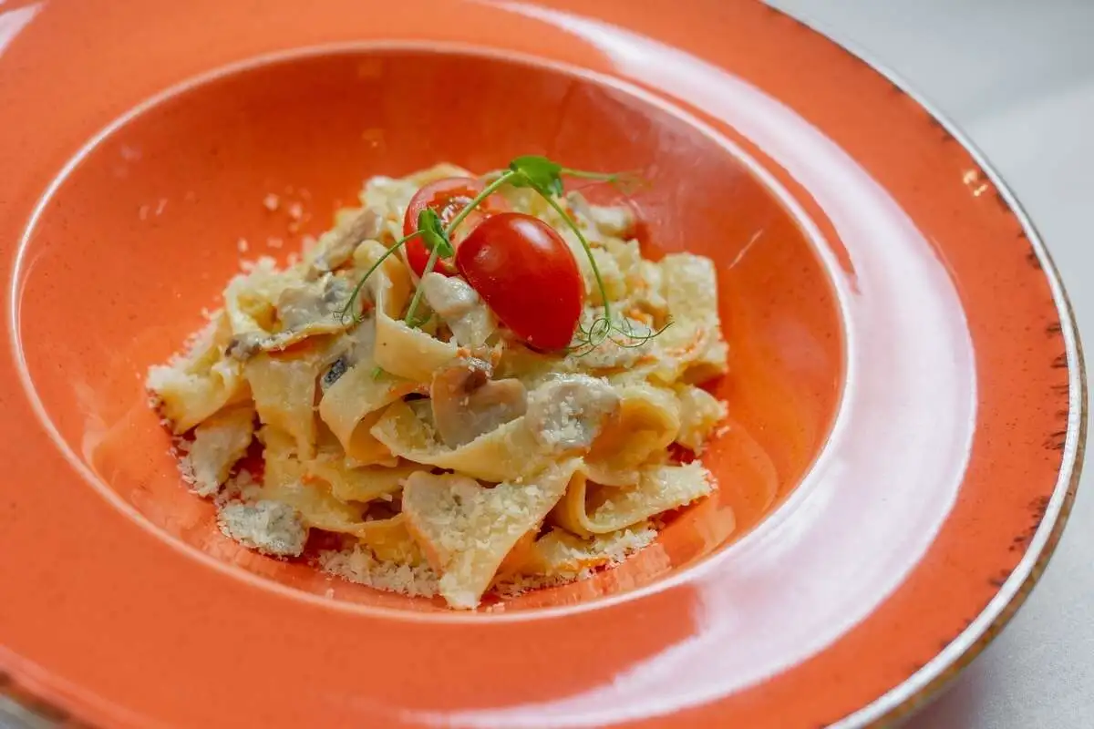 Паста с индейкой и овощами