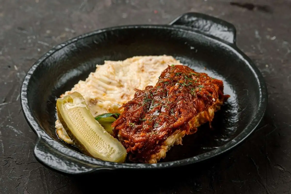 Жаренный сом по астрахански