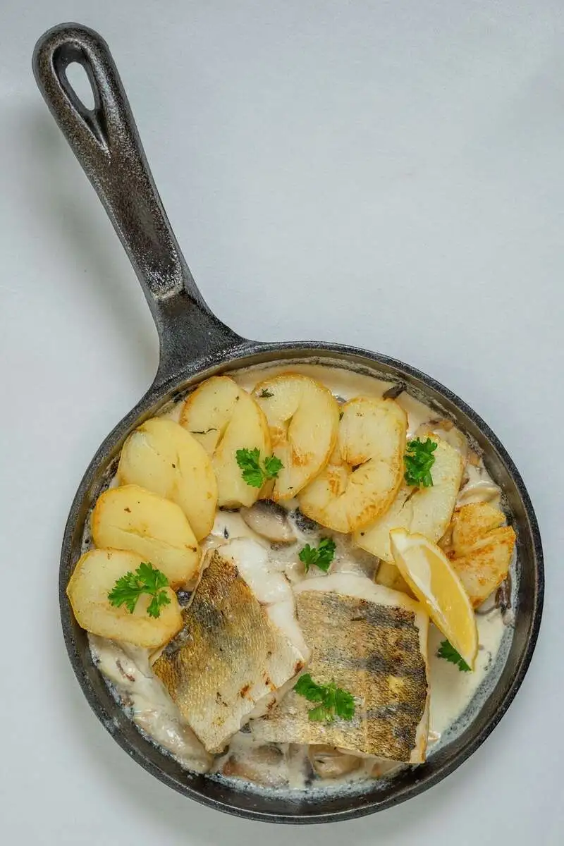 Астраханский судак с золотым картофелем