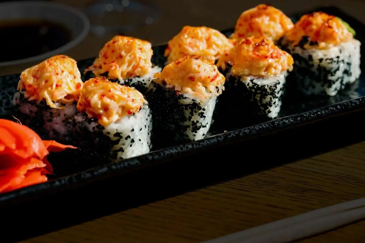 Запеченный ролл Дзёраку-гадзё