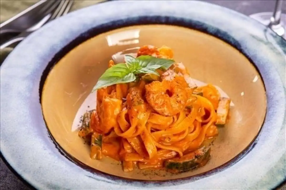 Тальятелле с креветками и цукини