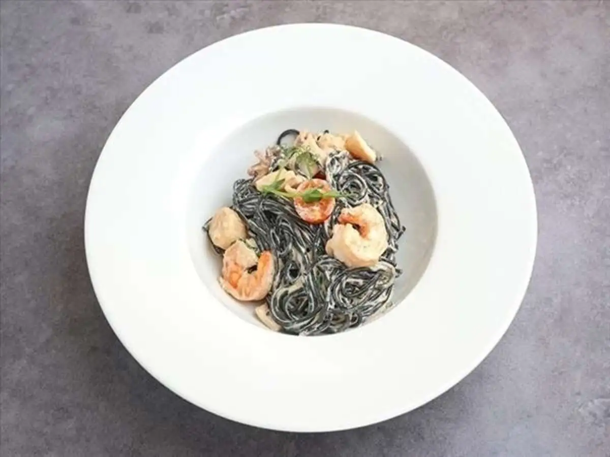 Спагетти Нерро с морепродуктами