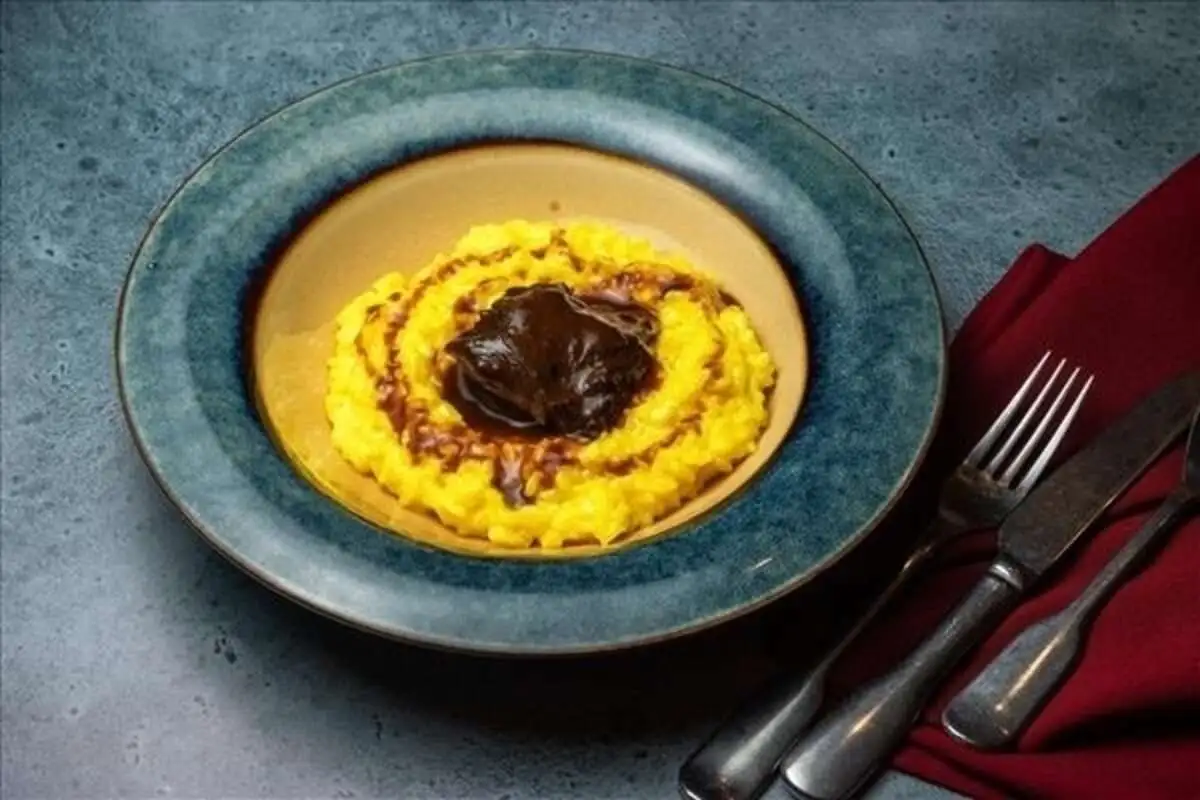 Шафрановое ризотто с говяжьми щечками