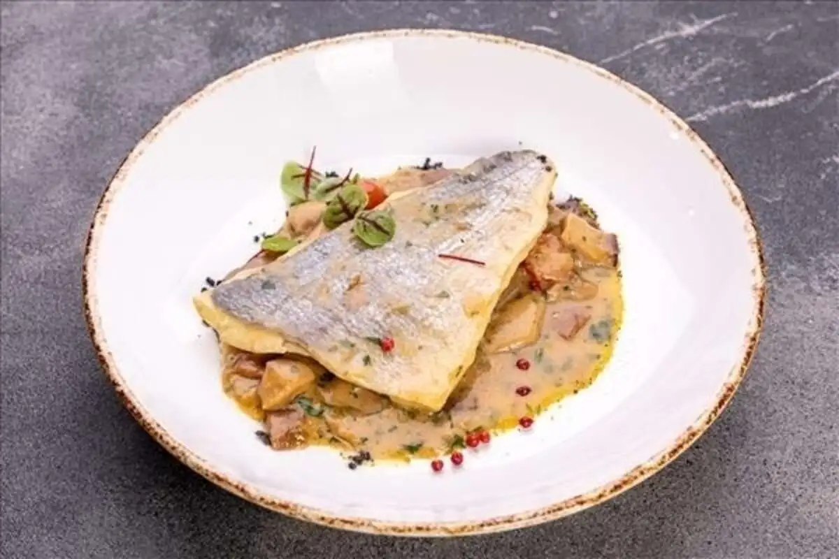 Филе дорадо с белыми грибами