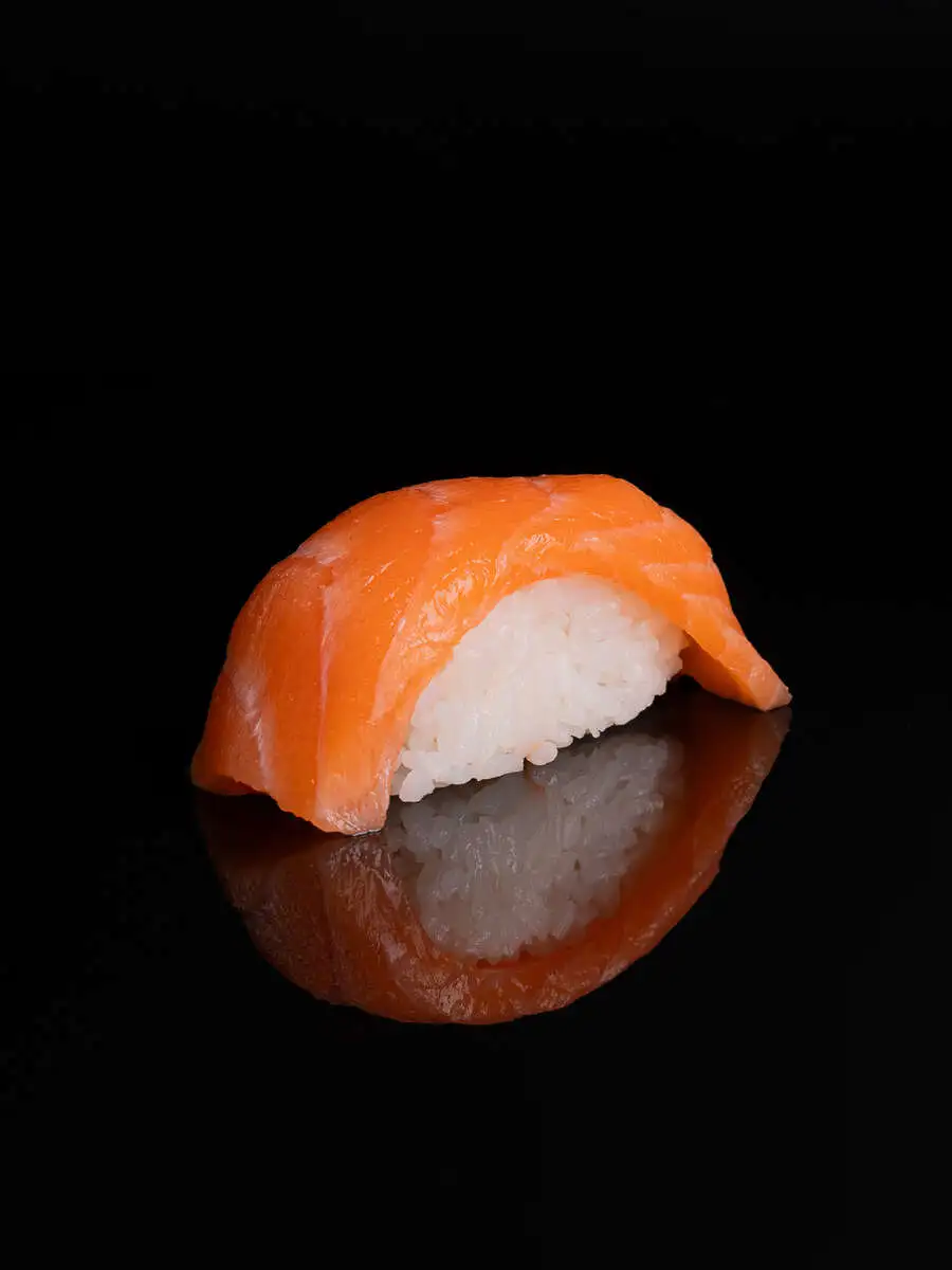 суши с лососем