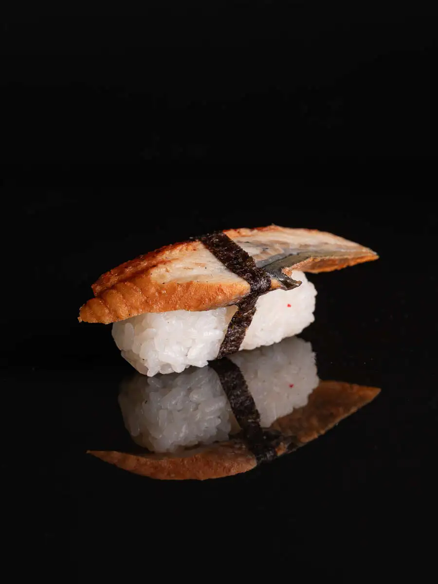 суши с угрем