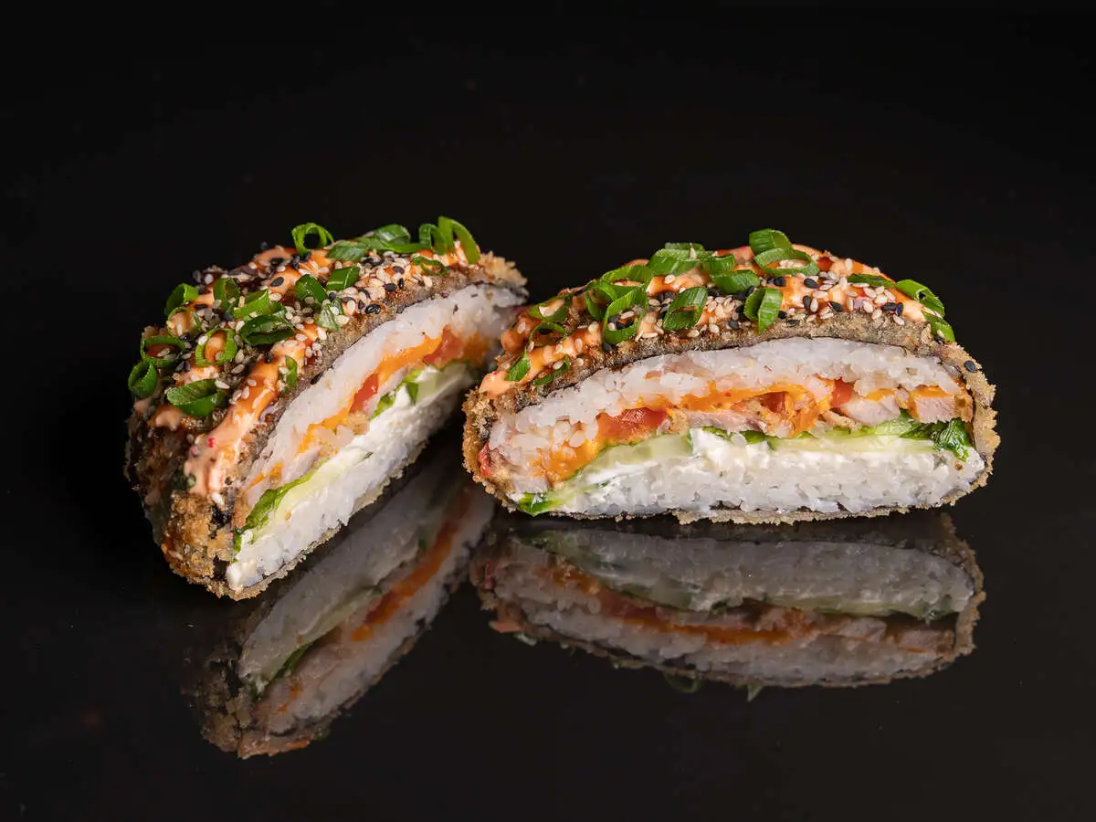 СУШИ БУРГЕР С КУРИЦЕЙ