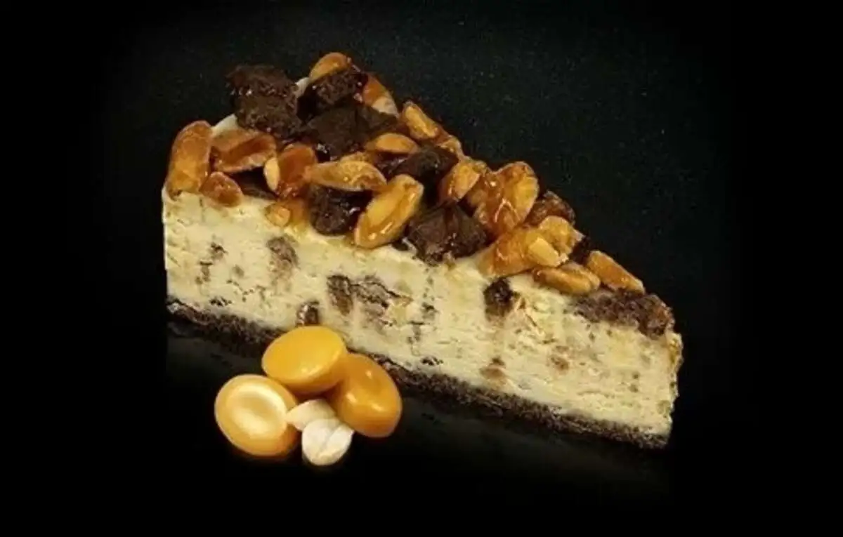 Чизкейк карамельный с арахисом