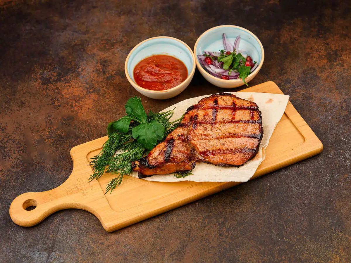 Антрекот по-грузинскии Мцвади