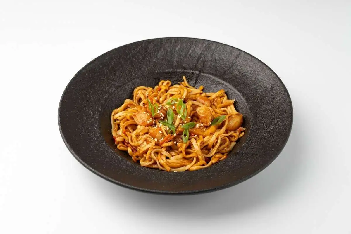 Лапша удон с креветками в соусе терияки