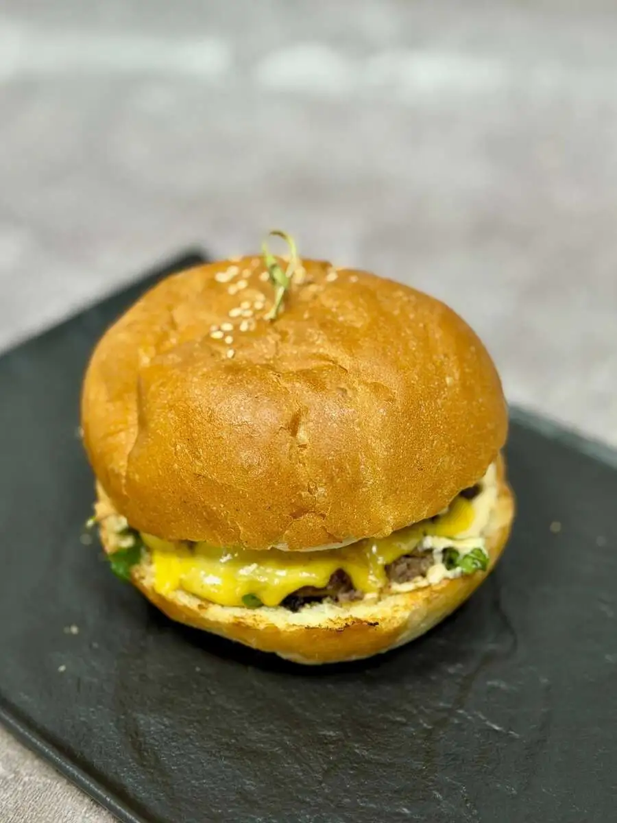 д Бургер Мясной