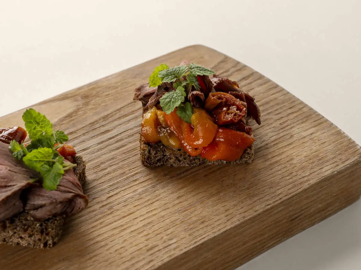 Брускетта с ростбифом 60гр