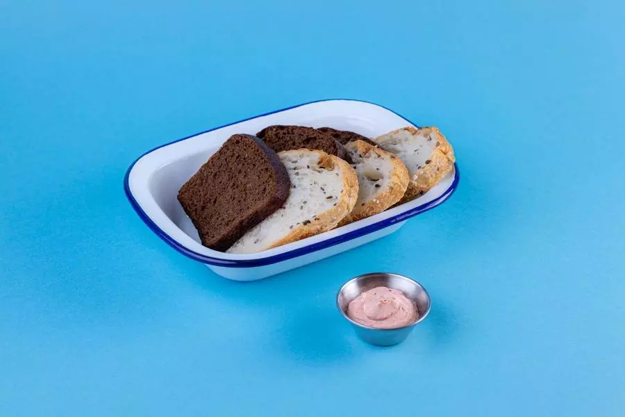 Хлеб со сливочным маслом