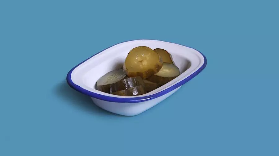 Соленые огурцы