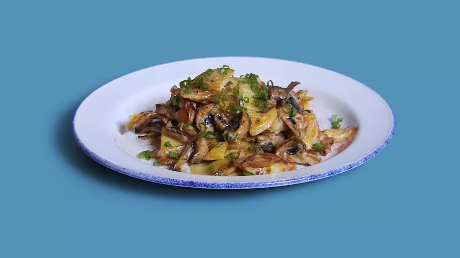 Жареный картофель с грибами
