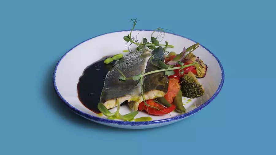 Радужная форель с овощами