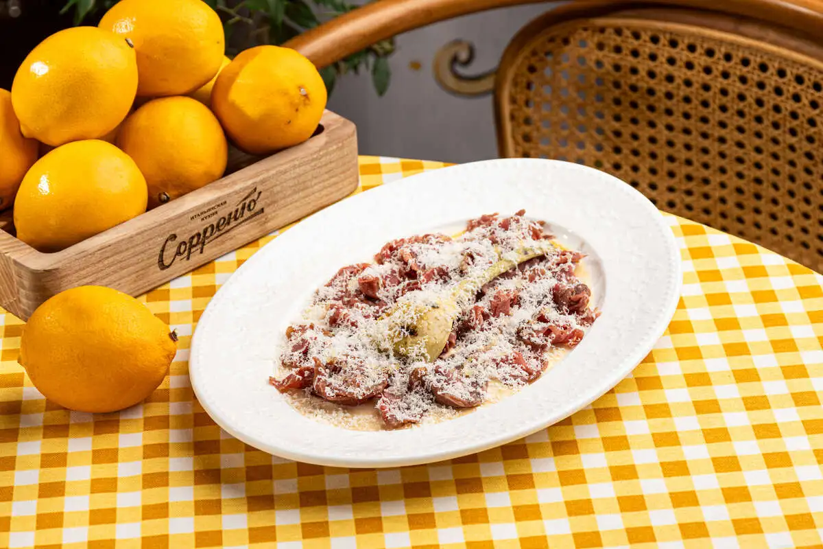 Вителло тоннато с артишоками и Пармезаном