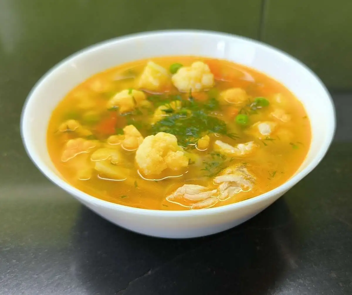 Суп с цветной капустой и зелёным горошком  2л.