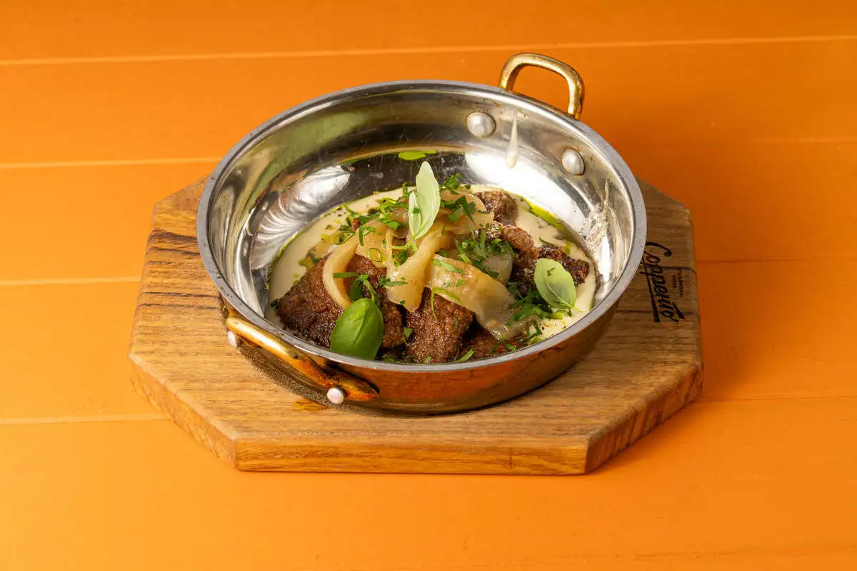 Печень телятины с луковым муссом