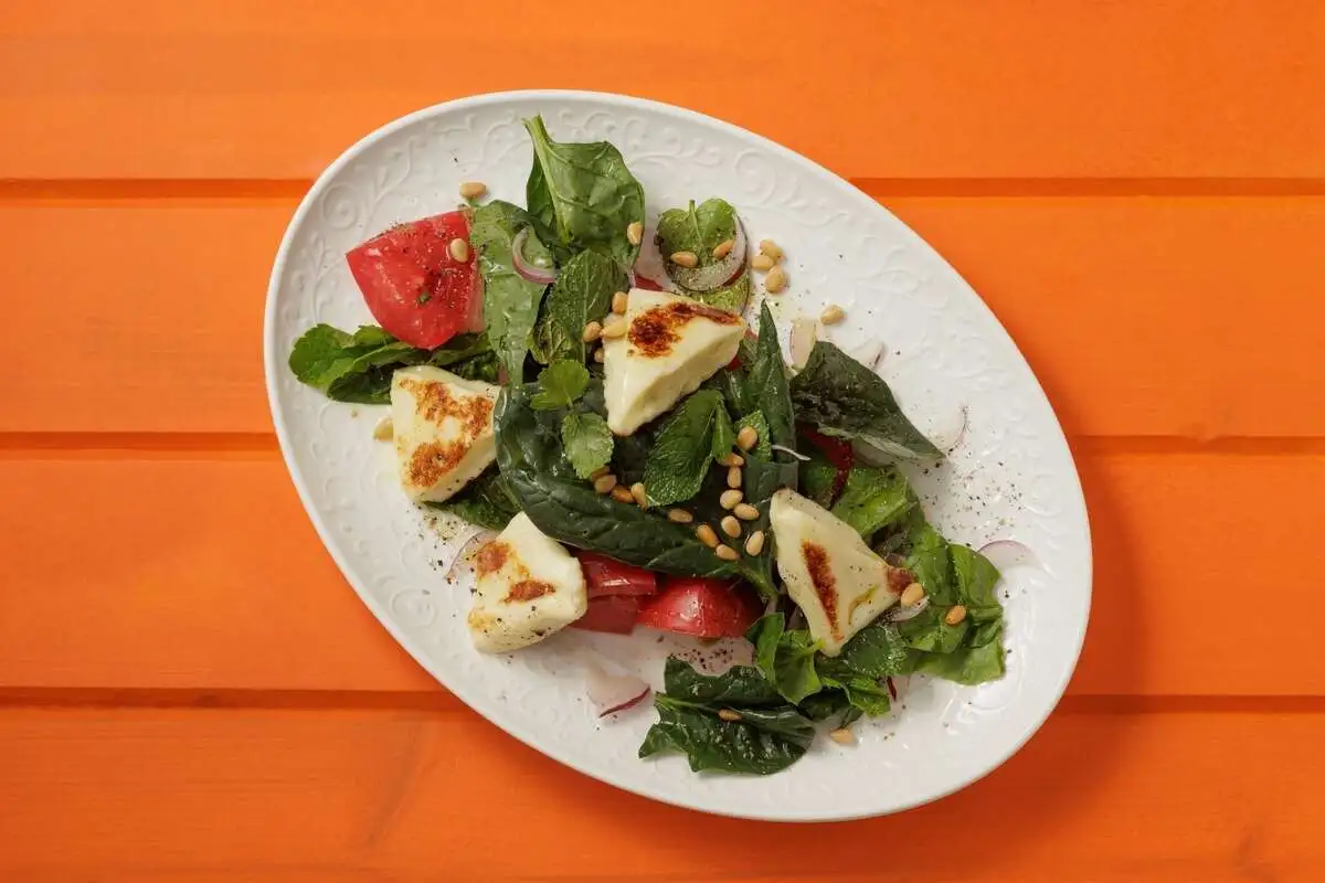 С Халлуми и томатами