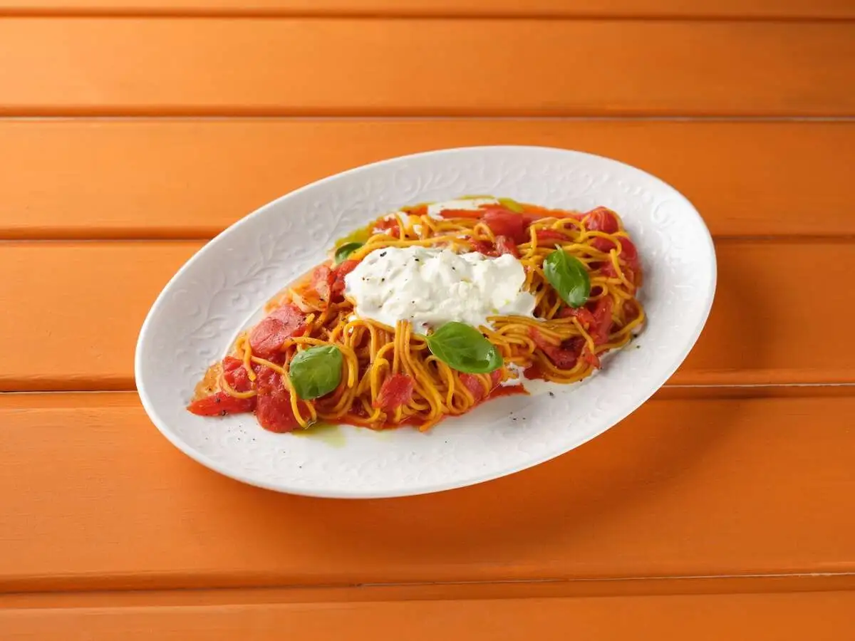 Спагетти аль помодоро со Страчателлой