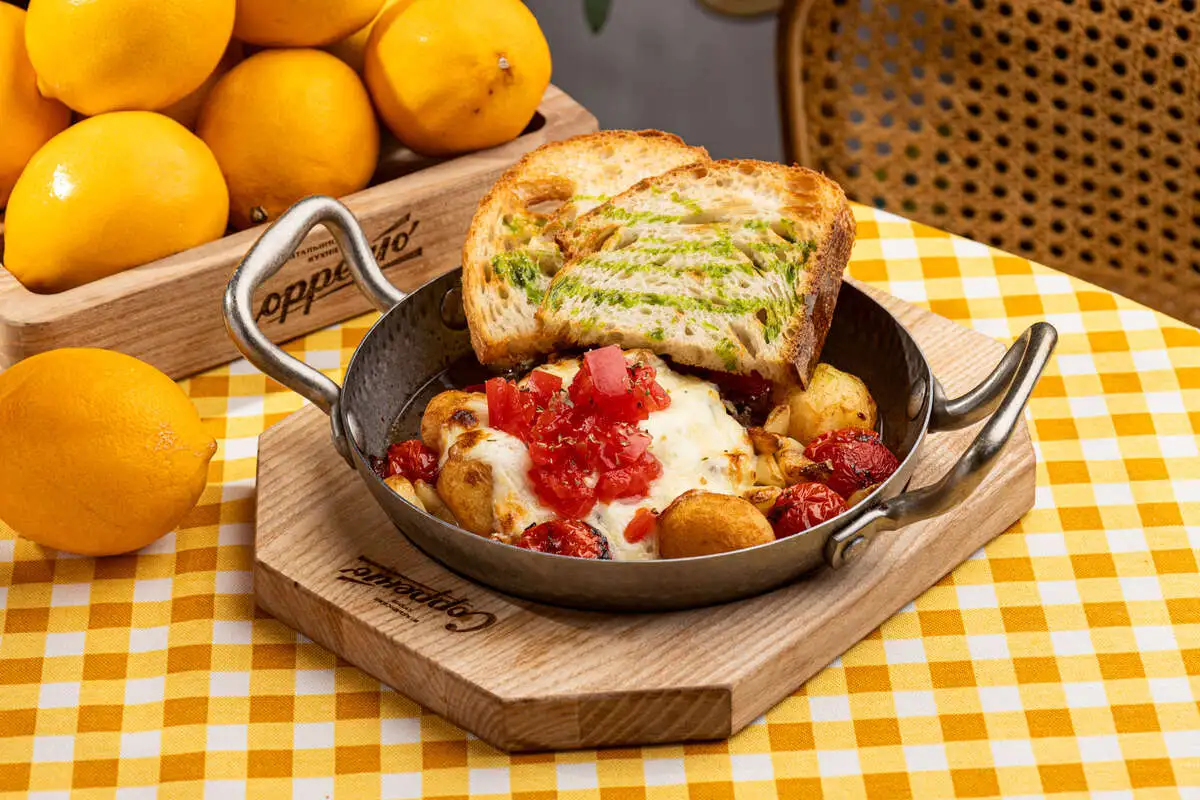 Ягненок томленый с молодым картофелем