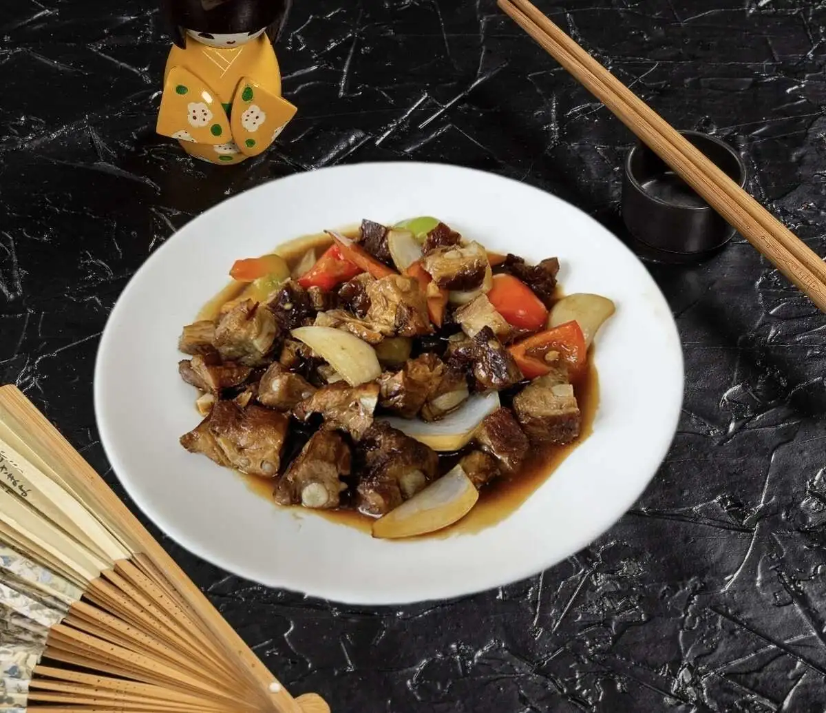 Хрящи свиные с овощами