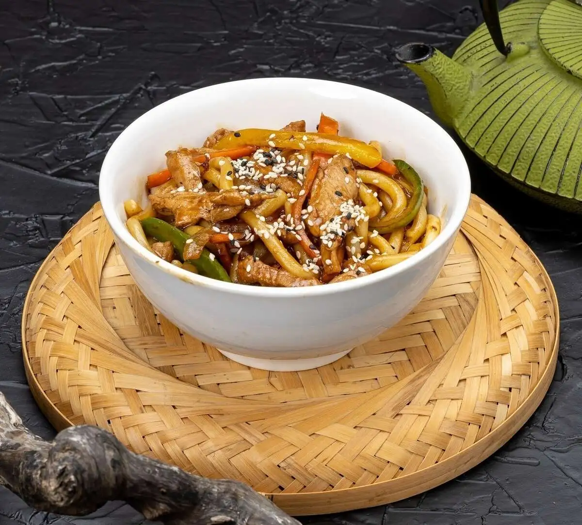 Лапша со свининой в соусе терияки