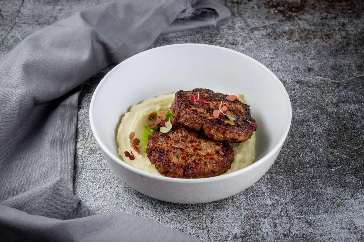 Котлеты домашние с картофельным пюре