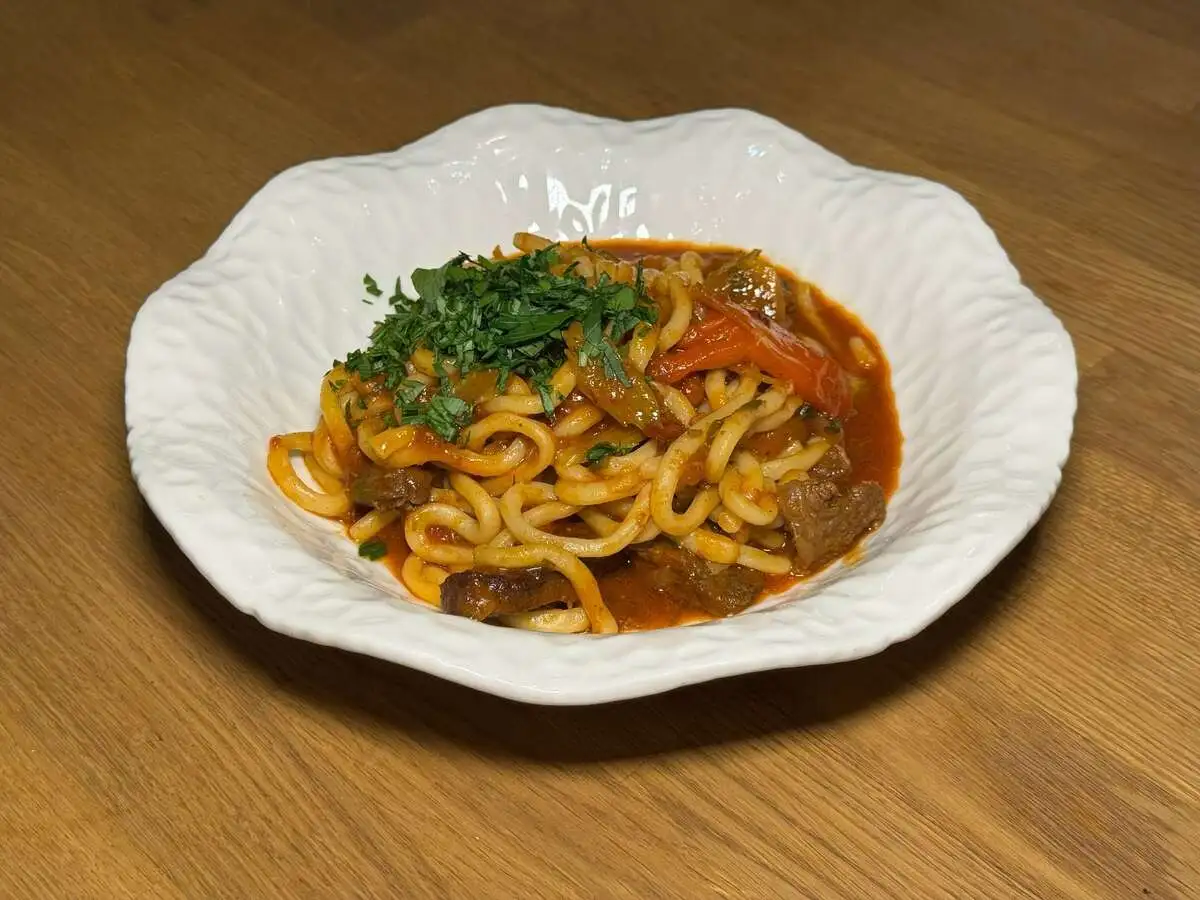 Лагман с говядиной и овощами